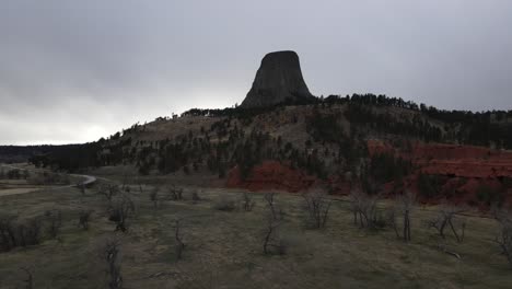 devil's tower national monument in wyoming