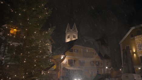 Clip-Filmado-En-Europa-En-Austria-Desde-Un-Pueblo-Llamado-Hallstatt-Que-Está-Junto-A-Un-Lago