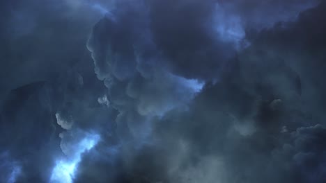 Gewitter,-Blitzschlag-Zwischen-Dunklen-Wolken,-Die-Sich-Am-Himmel-Bewegen-4k