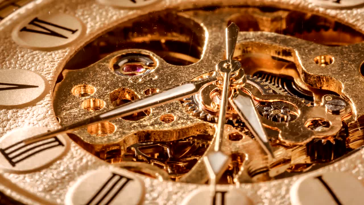 старинные часы крупным планом