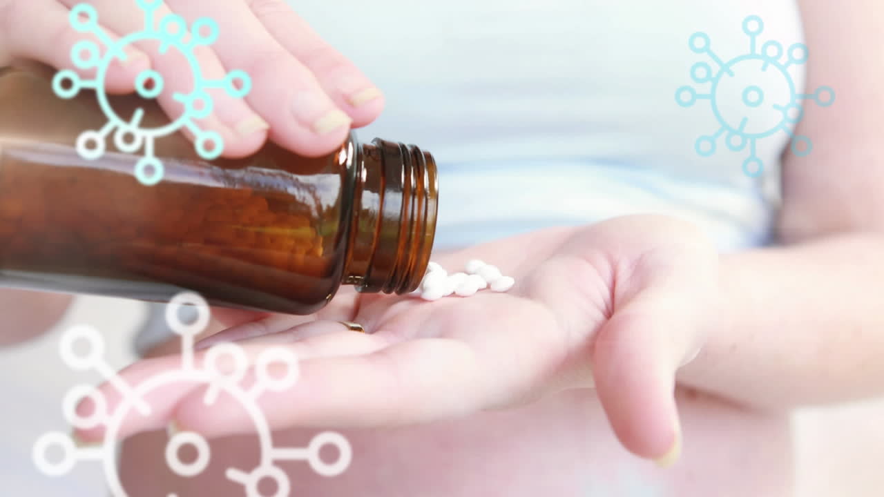 animación de iconos flotantes de células de covid-19 sobre una mujer caucásica tomando píldoras de una caja