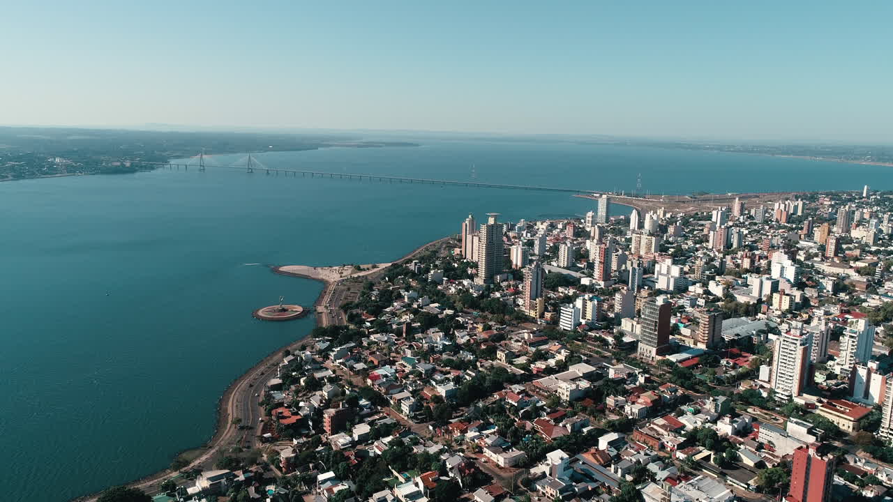 Panoramica aerea della città di Posadas, Argentina
