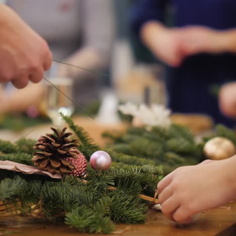 Workshop-on-making-a-Christmas-wreaths-1