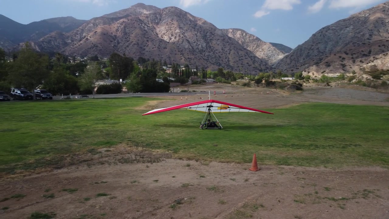 Sylmar Hang Glide Park - Hang Glider Tandem Landing