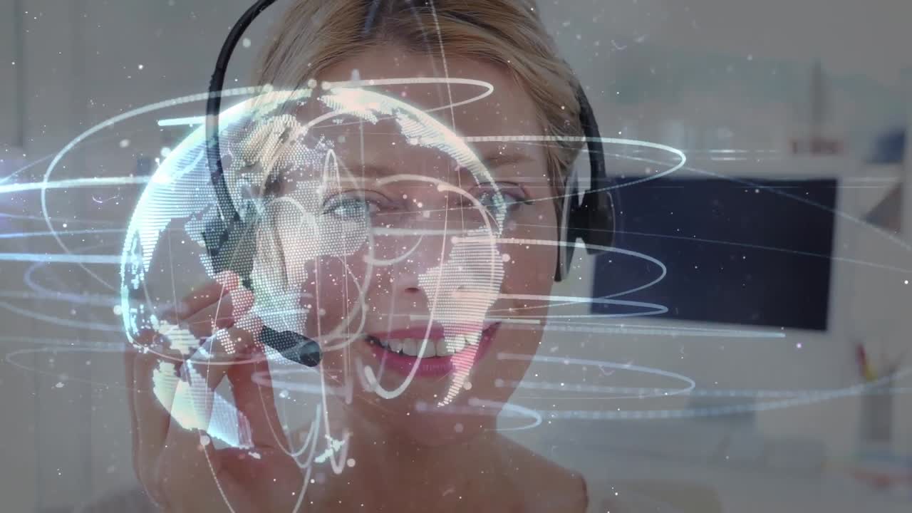 Animazione di un globo e connessioni su una donna d'affari con cuffie telefoniche.