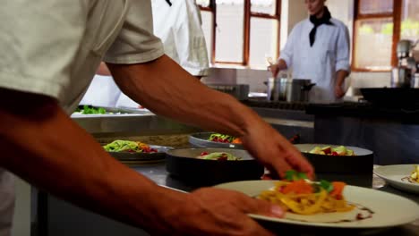 Chefs-Preparando-Comida