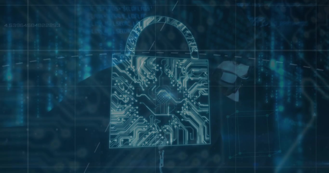 Animazione di un'icona di lucchetto di sicurezza e elaborazione dati su un hacker uomo che usa un laptop.