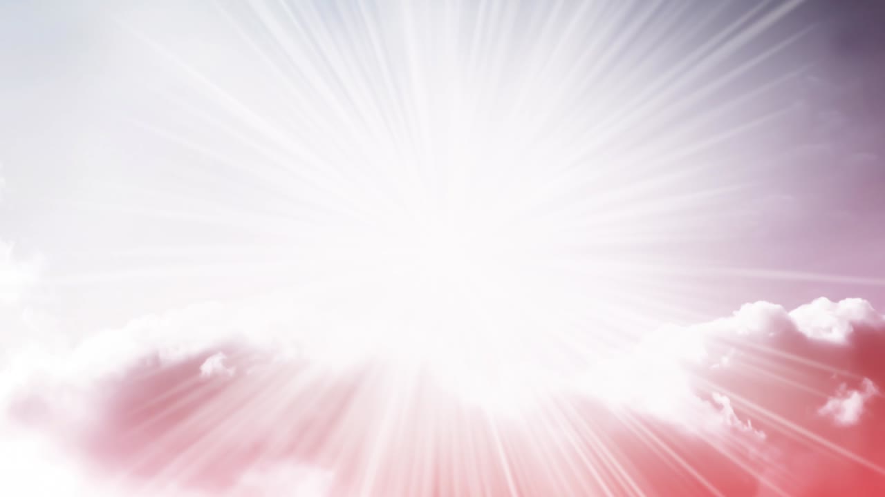 4k 영상: 하늘의 파랄락스 효과, 움직이는 큐러스 구름, 태양의 광선과 함께 밝은 빛, 마치 별에서 나오는 것처럼.