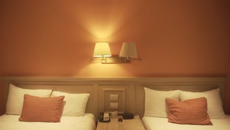 Hotel-Bedside-Lighting-turning-on-and-off