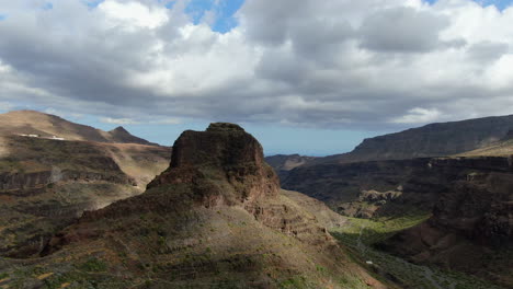 Ansite-Festung,-Luftaufnahme-Im-Orbit-Des-Berges-In-Der-Nähe-Der-Ansite-Festung-Auf-Der-Insel-Gran-Canaria