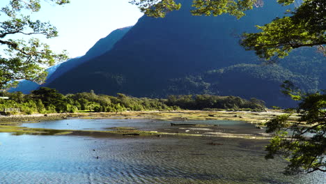 paisaje sereno al pie de la montaña pico mitre, isla del sur, nueva zelanda