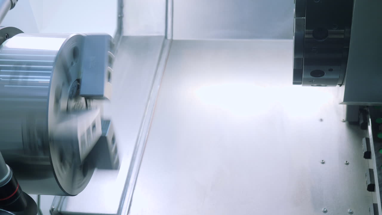 작동 중인 cnc 도자기