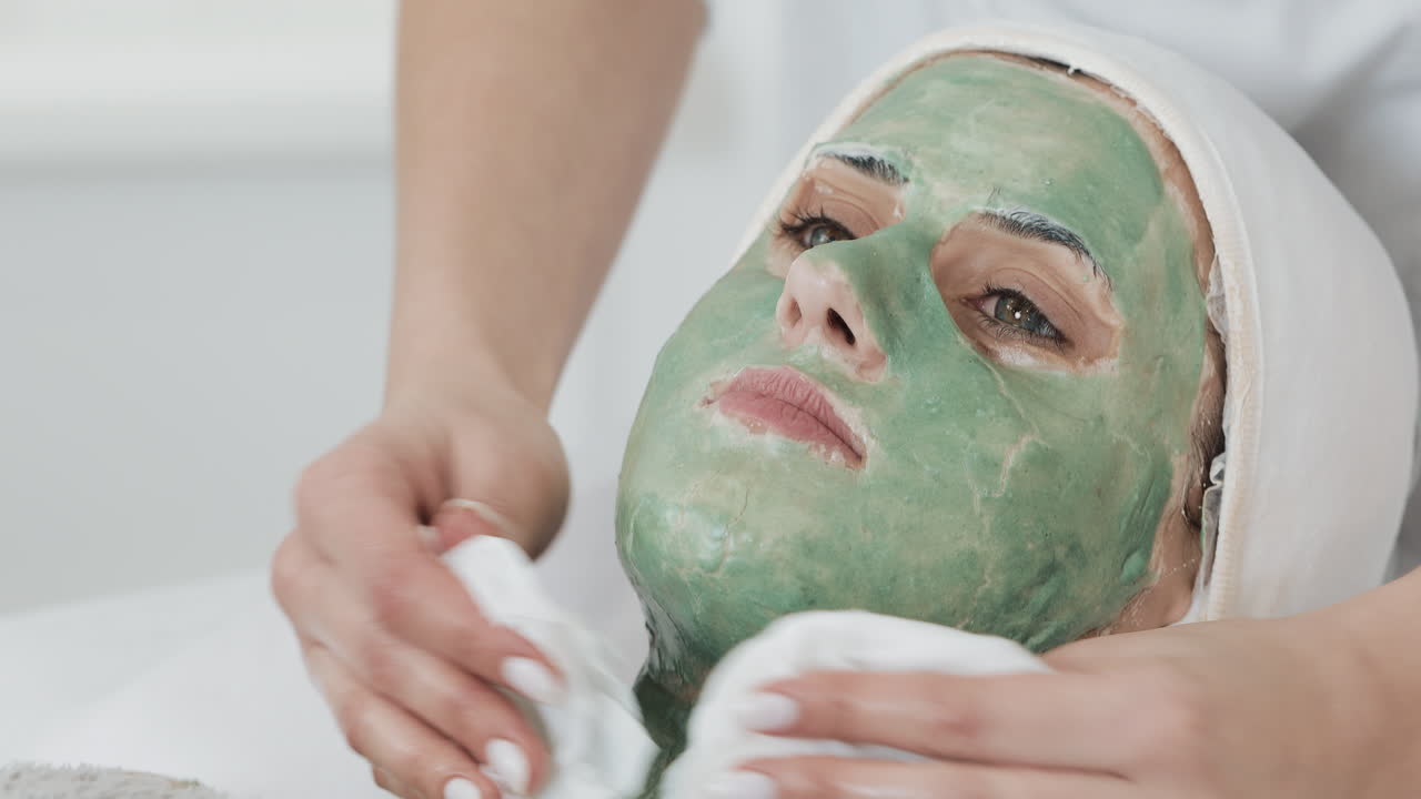 Facial mask treatment for beauty and skincare