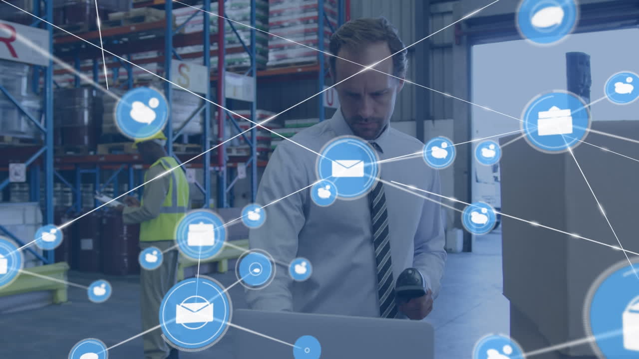 animación de la red de conexiones con iconos sobre empresario caucásico que trabaja en el almacén.