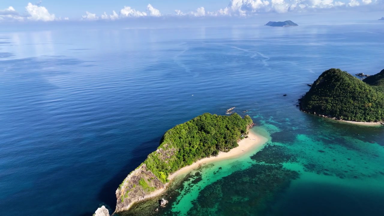 Bidikan drone Pulau Camago di Liminangcong, Filipina