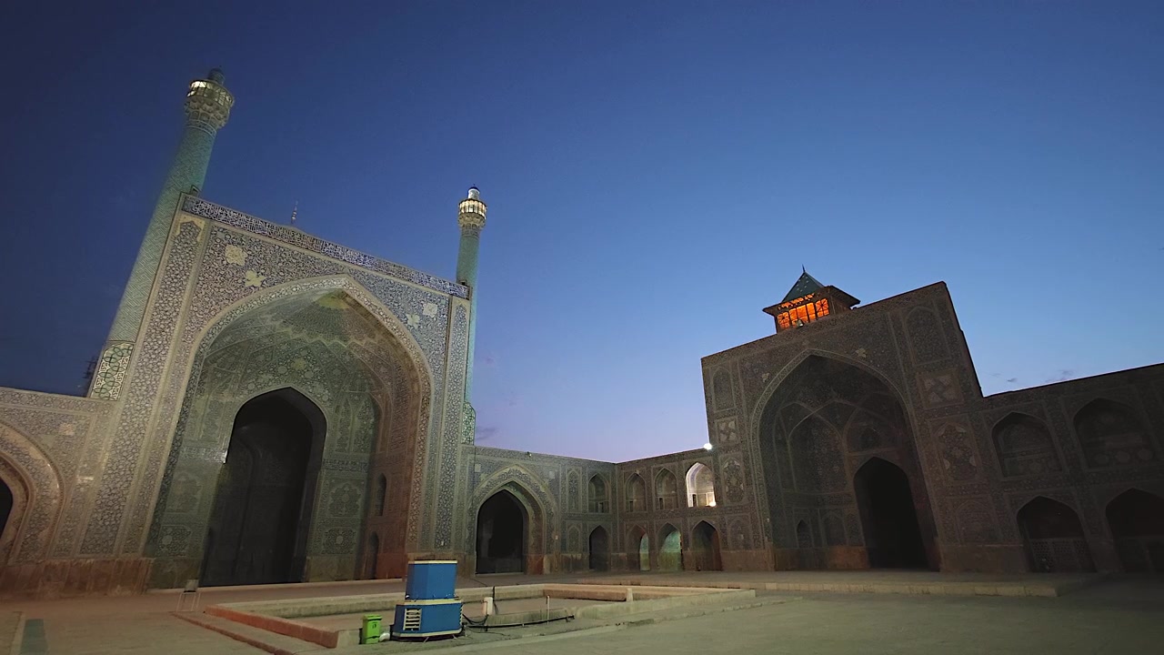 İsfahan Cuma Camii Alacakaranlıkta