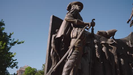 Monumento-A-La-Historia-Afroamericana-De-Texas-En-Los-Terrenos-Del-Edificio-De-La-Capital-Del-Estado-De-Texas