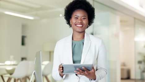 Female-receptionist-or-secretary-checking