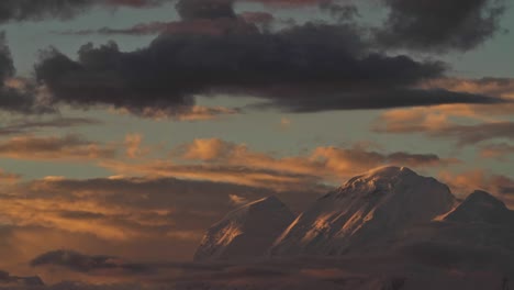 Huescaran-Wie-Die-Sonne-Auf-Ihrem-Gipfel-Untergeht