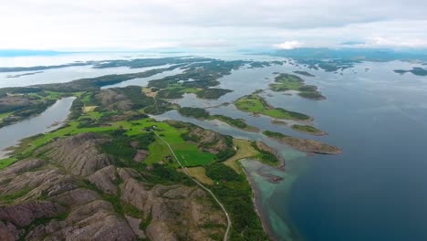 Bronnoysund,-Wunderschöne-Natur-Norwegen