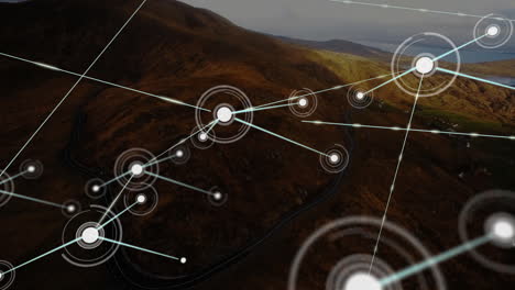 red de conexiones y animación de procesamiento de datos sobre el paisaje montañoso