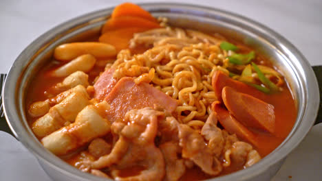 budae jjigae or budaejjigae