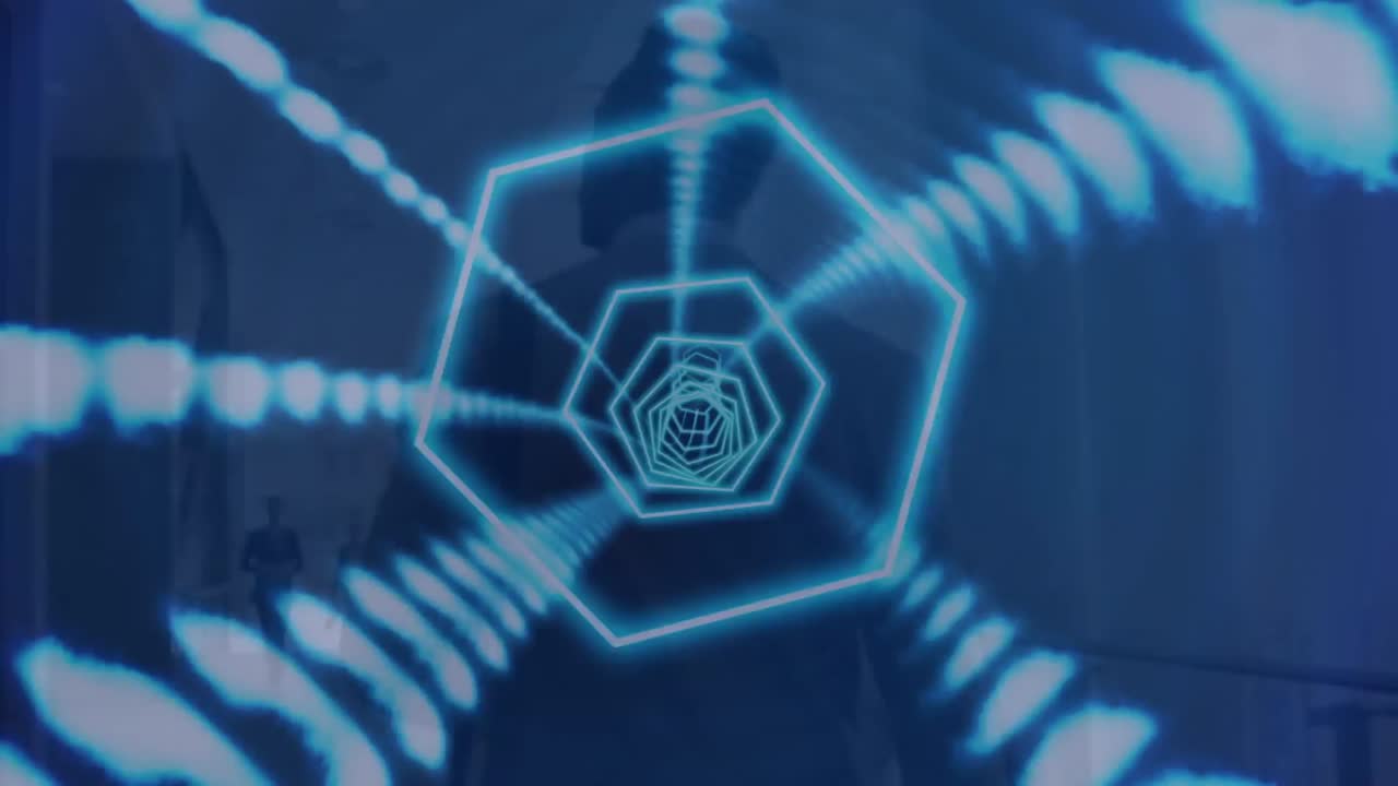 animación de formas de neón sobre diversas personas de negocios en la oficina