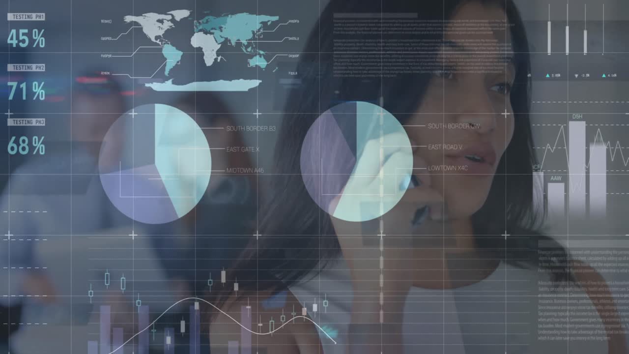 animación del procesamiento de datos estadísticos contra una mujer biracial hablando en un teléfono inteligente en la oficina
