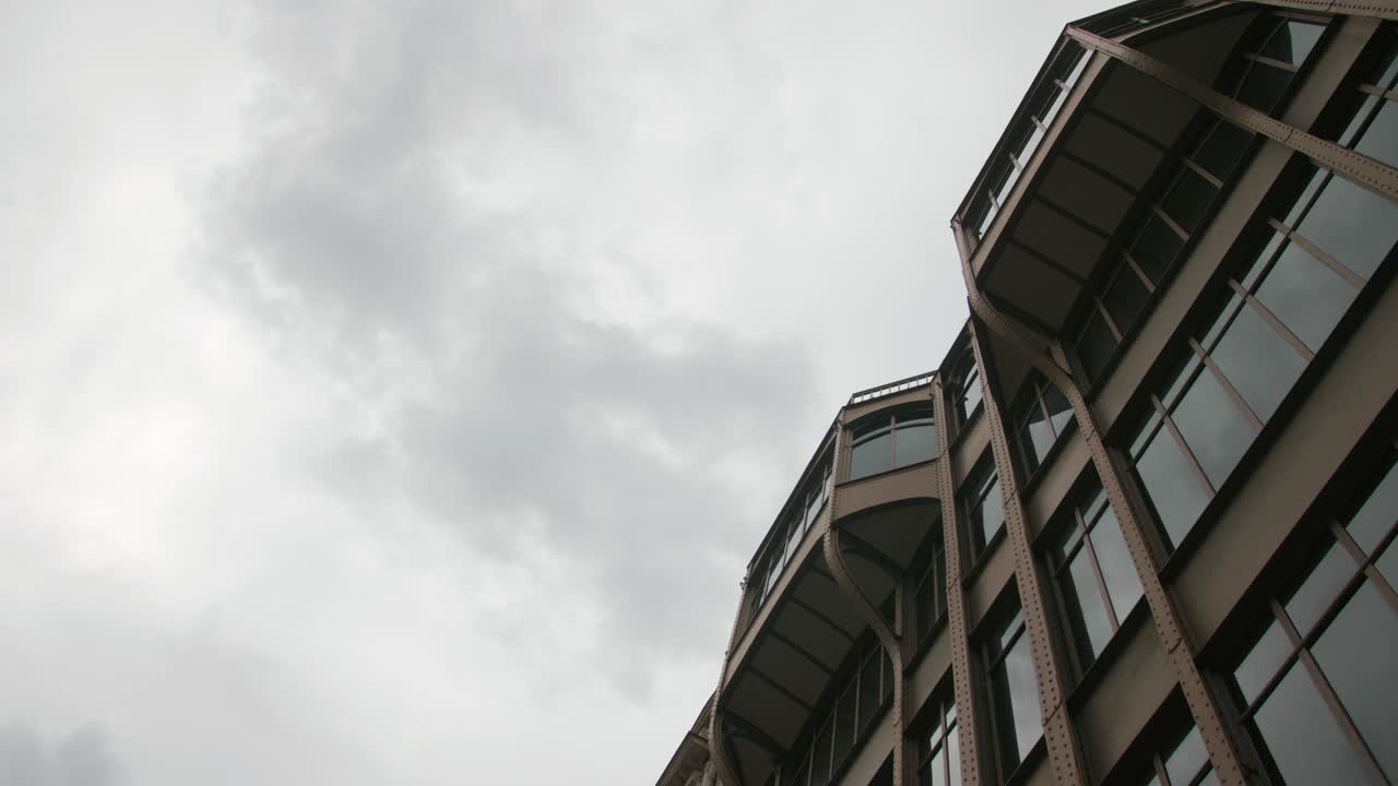 diseño arquitectónico de un edificio industrial en 124 rue reaumur en parís, francia