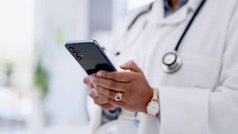 Doctor,-woman-and-hands-with-phone-for-healthcare
