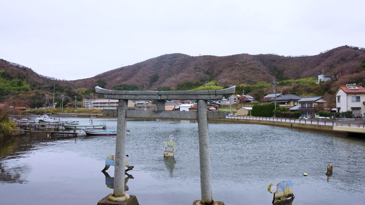 Cổng Torii Đền Yurahime, Đền Thờ Câu Mực và Thị Trấn Đánh Cá, Quần Đảo Oki