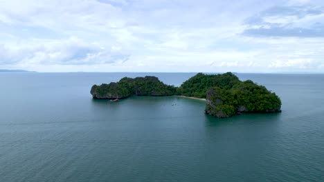 馬來西亞蘭卡威 (langkawi) 的一個小島<unk>