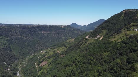 Mountain-forest-of-Mexican-state-of-Puebla,-Zacatlan-de-las-Manzanas,-Aerial-View