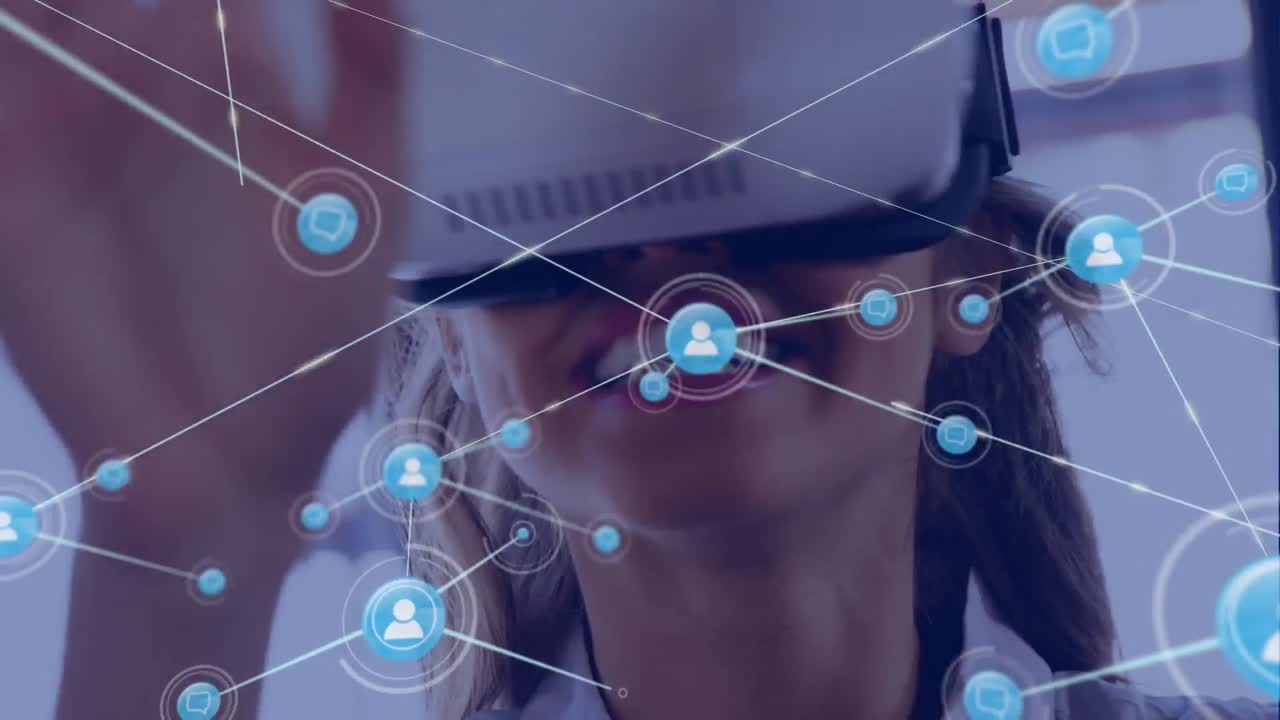 animación de la red de conexiones con la mujer en el fondo