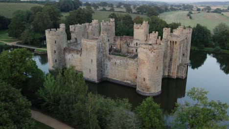 Bodiam-Castle-Drohnen-Luftaufnahmen-England