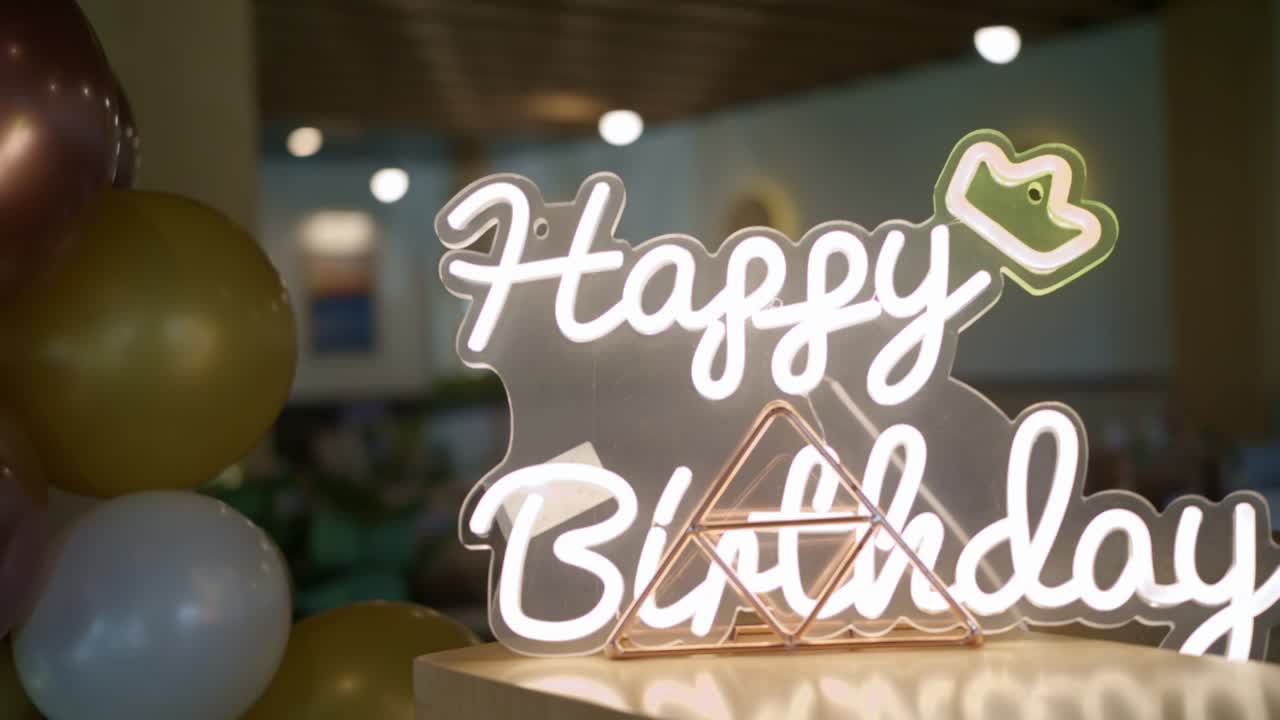 feliz cumpleaños decoración de letrero de neón