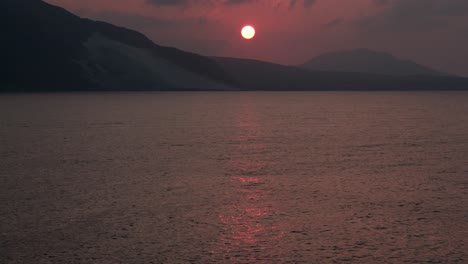 Timelapse-De-La-Puesta-De-Sol-En-El-Paisaje-Marino-De-Delisha-En-La-Isla-De-Socotra,-Yemen