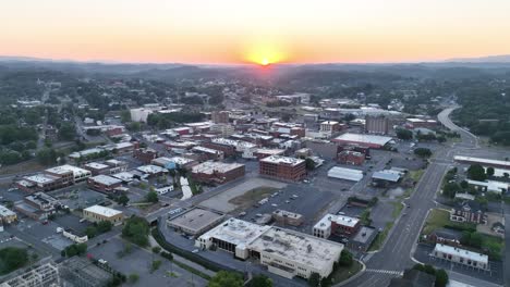 Luftaufnahme-Von-Oben-über-Bristol,-Tennessee-Und-Virginia