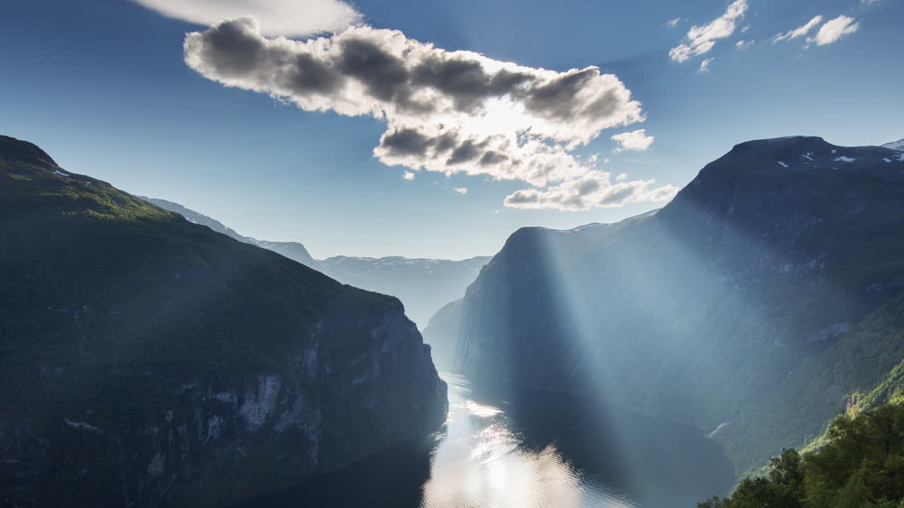 noruega rayos fiordo 4k 01