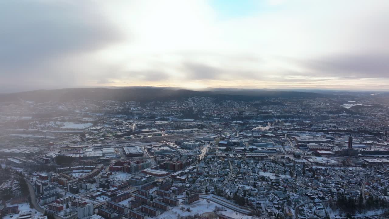 City Oslo Norge Norway aerial drone cars traffic highway roads Gamle Tonsengagen Bjerke Arvoll cold cloudy winter day gray skies morning sunny snowy sunrise apartment building landscape static shot