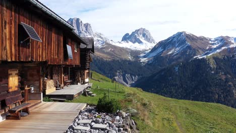 walsersiedlung im prättigau. schuderser maiensäss. walserhäuser.