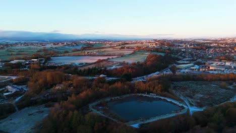 Tagesanbruch-An-Einem-Sehr-Kalten-Wintermorgen-In-Yorkshire,-Großbritannien