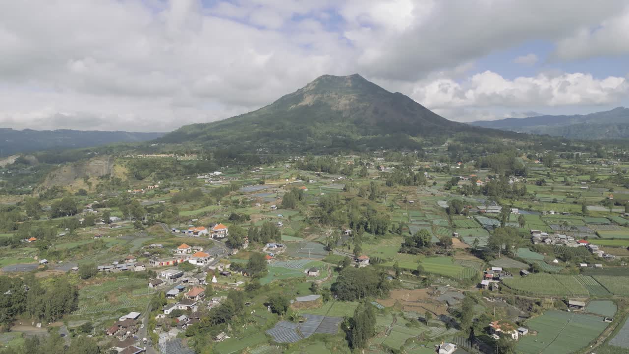 lago batur volcán activo monte bali indonesia