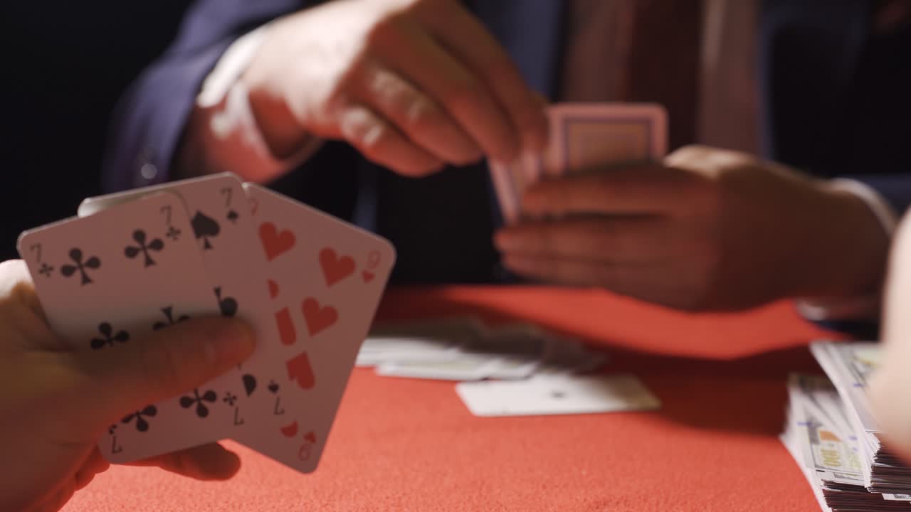 dólares en la mesa de juego. juego.