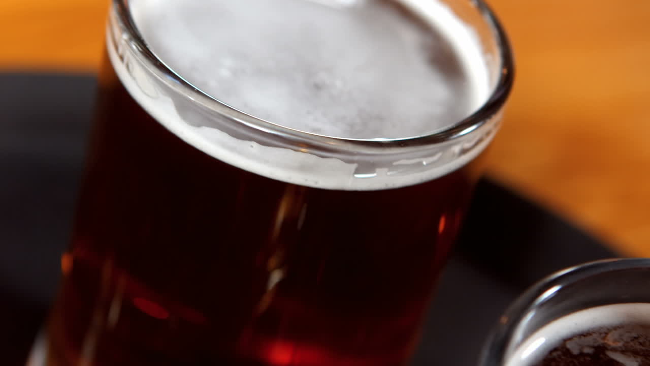 맥주 컵의 비디오