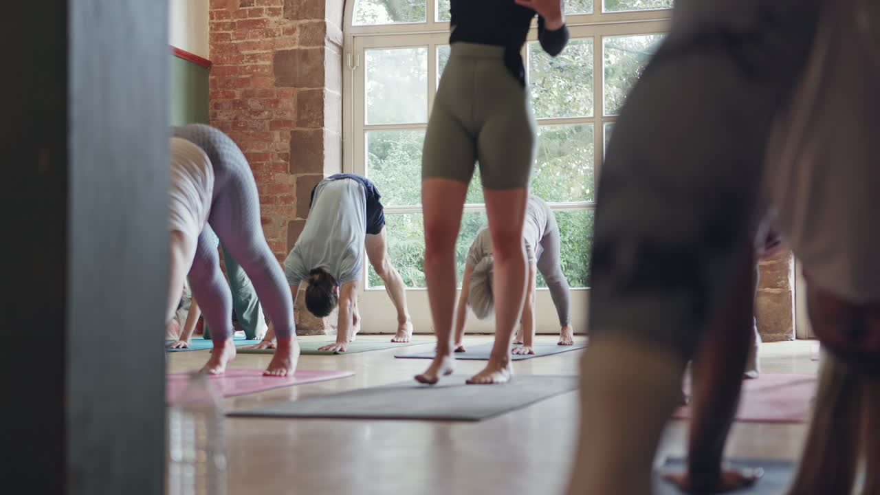 clase de yoga en un estudio
