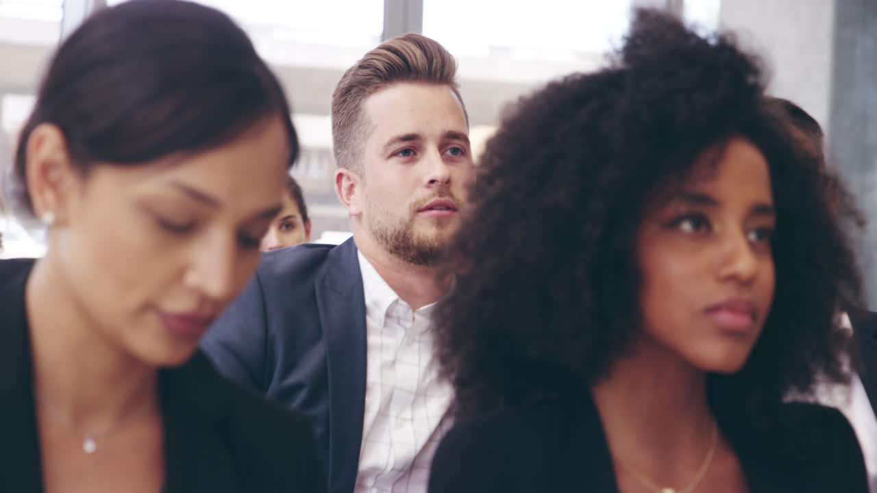 네, 질문이 있습니다.