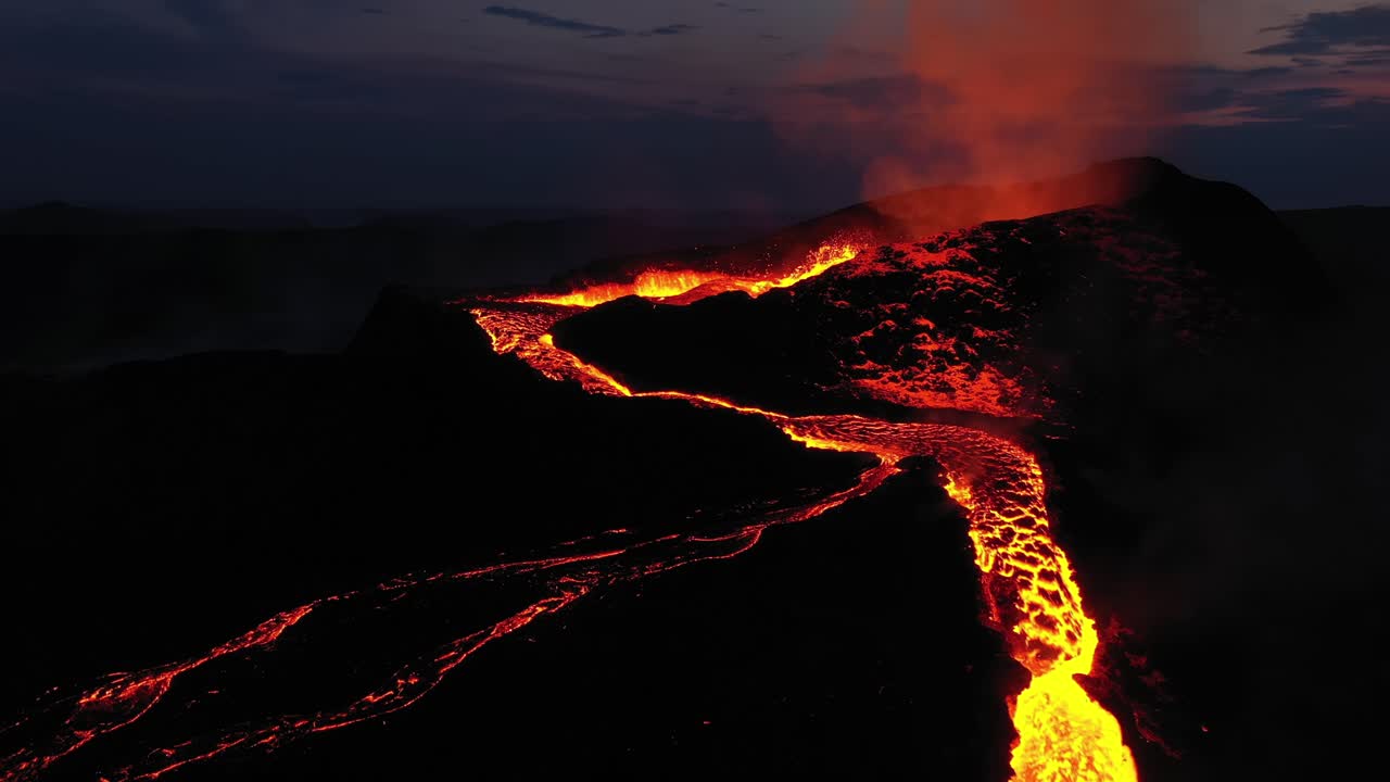 Eruzione vulcanica notturna