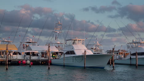 Isla-Mujeres-Boats-03