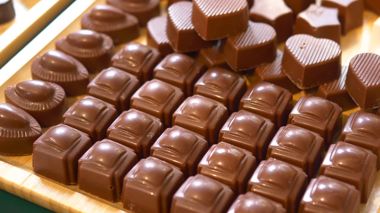 variedad de golosinas de chocolate